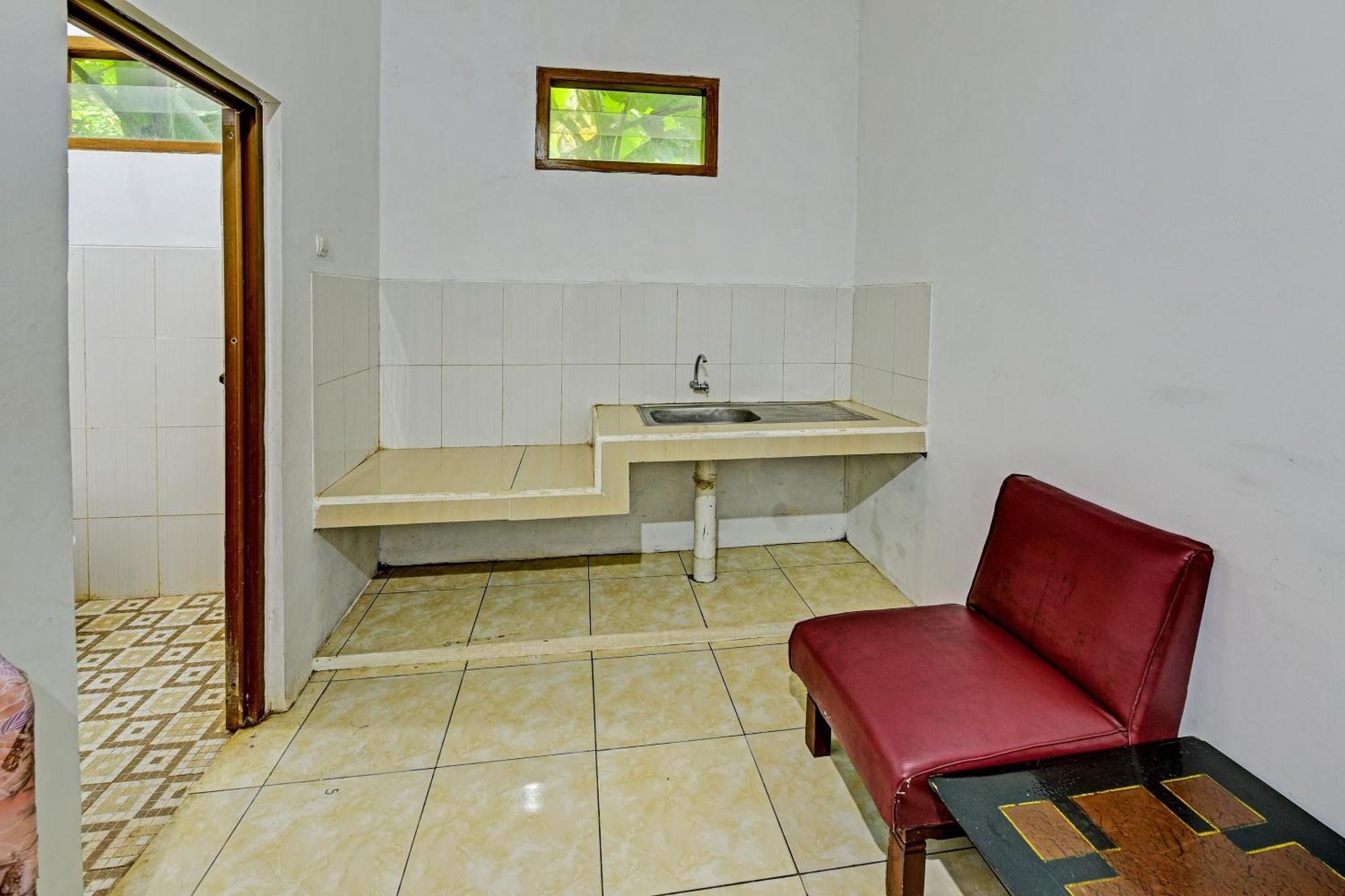 Spot On 91372 Wisma Bulin Purwokerto Exteriér fotografie