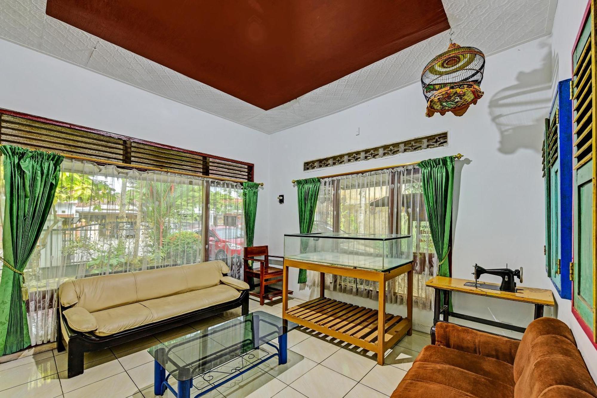 Spot On 91372 Wisma Bulin Purwokerto Exteriér fotografie
